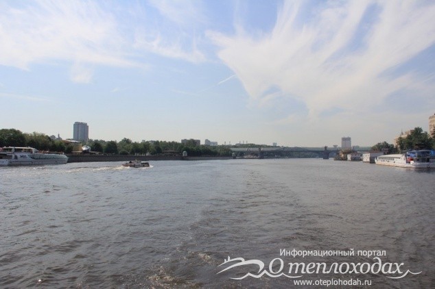 Река Москва с теплохода