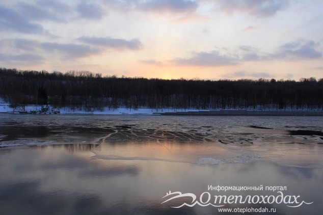 Зимний закат на реке Москва