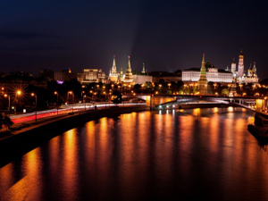 Москву осветят праздничные прожекторы