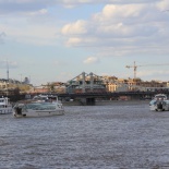 Вид на Крымский мост из парка Горького
