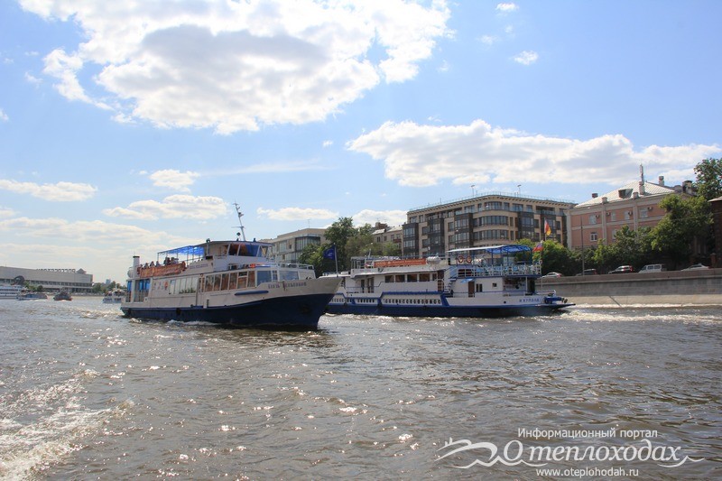 Активное судоходство на реке Москва